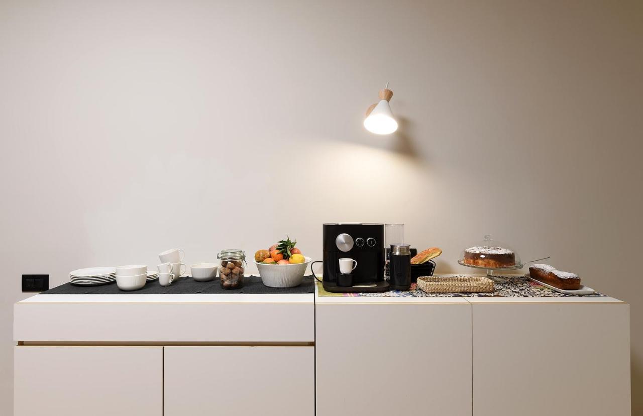 La Casa Sugli Archi Bed & Breakfast Salerno Bagian luar foto