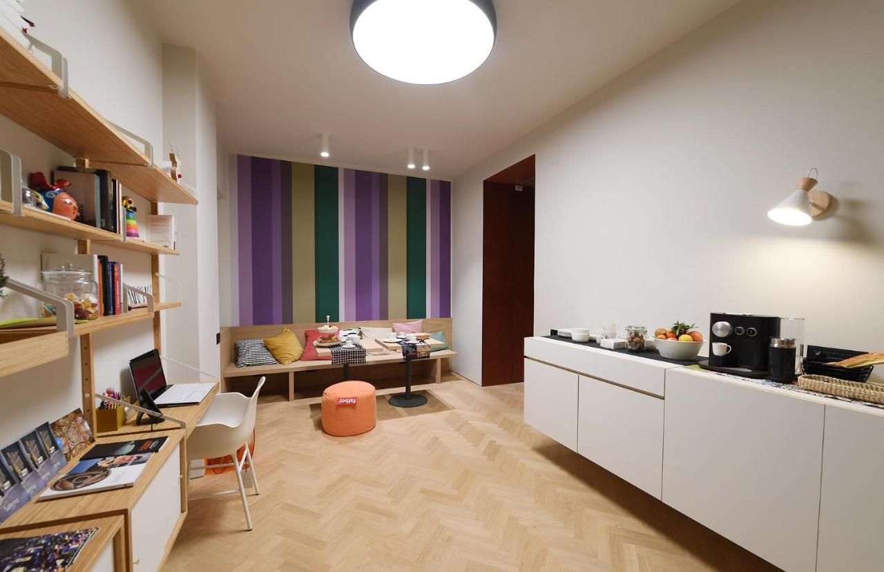 La Casa Sugli Archi Bed & Breakfast Salerno Bagian luar foto