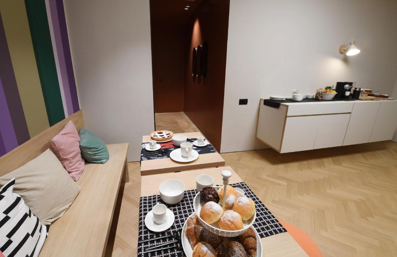 La Casa Sugli Archi Bed & Breakfast Salerno Bagian luar foto