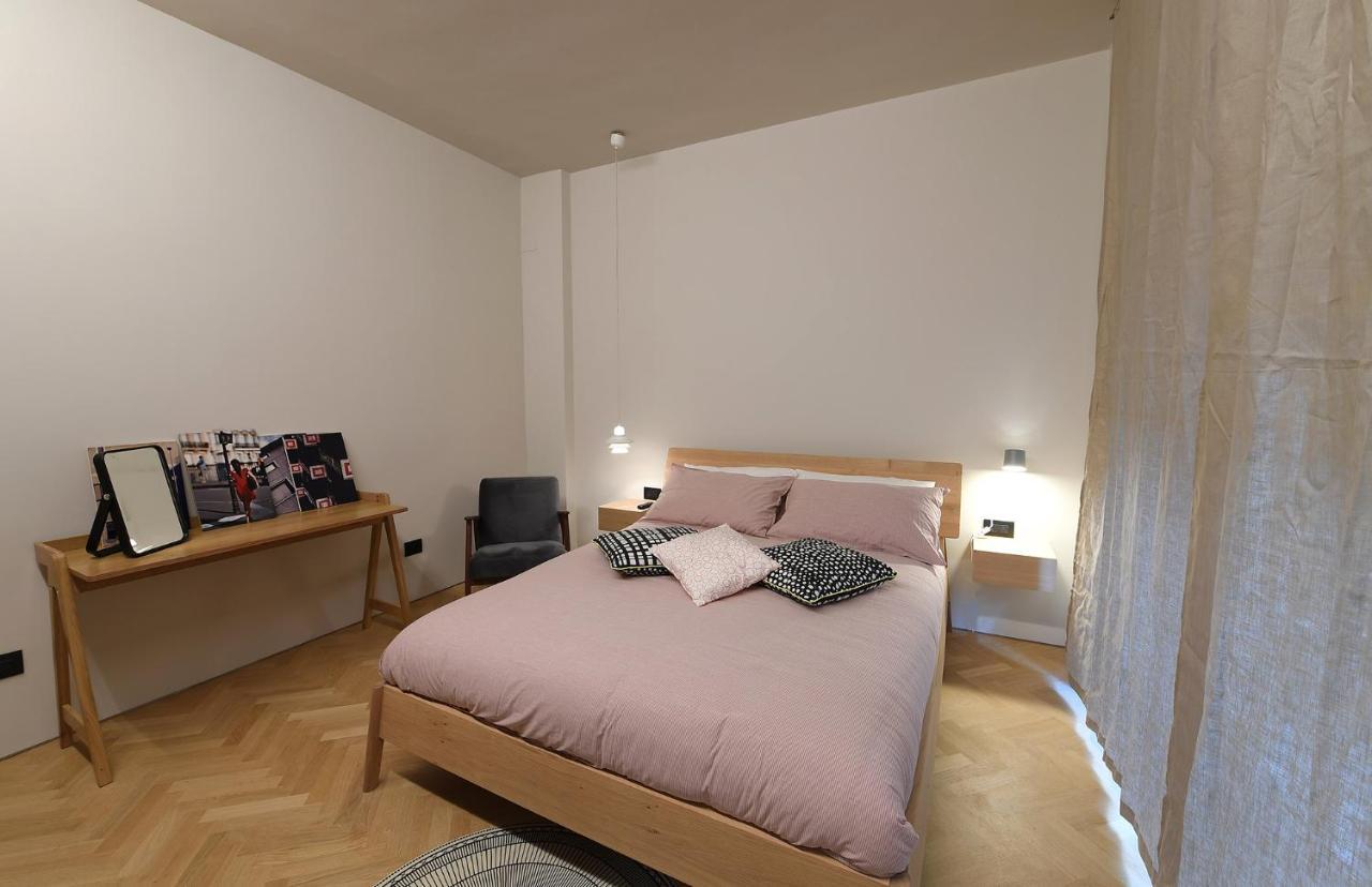 La Casa Sugli Archi Bed & Breakfast Salerno Bagian luar foto