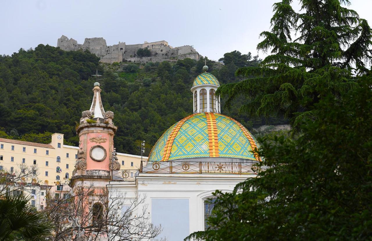 La Casa Sugli Archi Bed & Breakfast Salerno Bagian luar foto