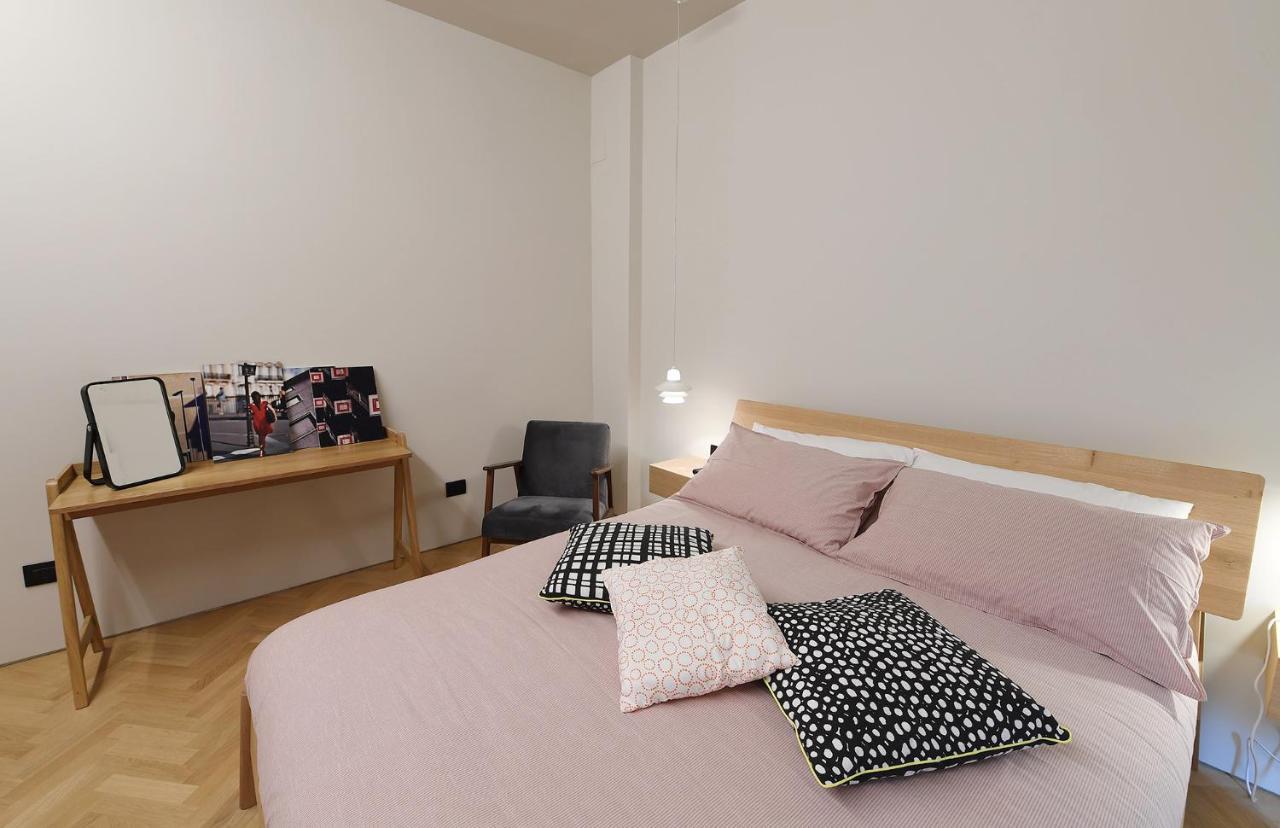 La Casa Sugli Archi Bed & Breakfast Salerno Bagian luar foto