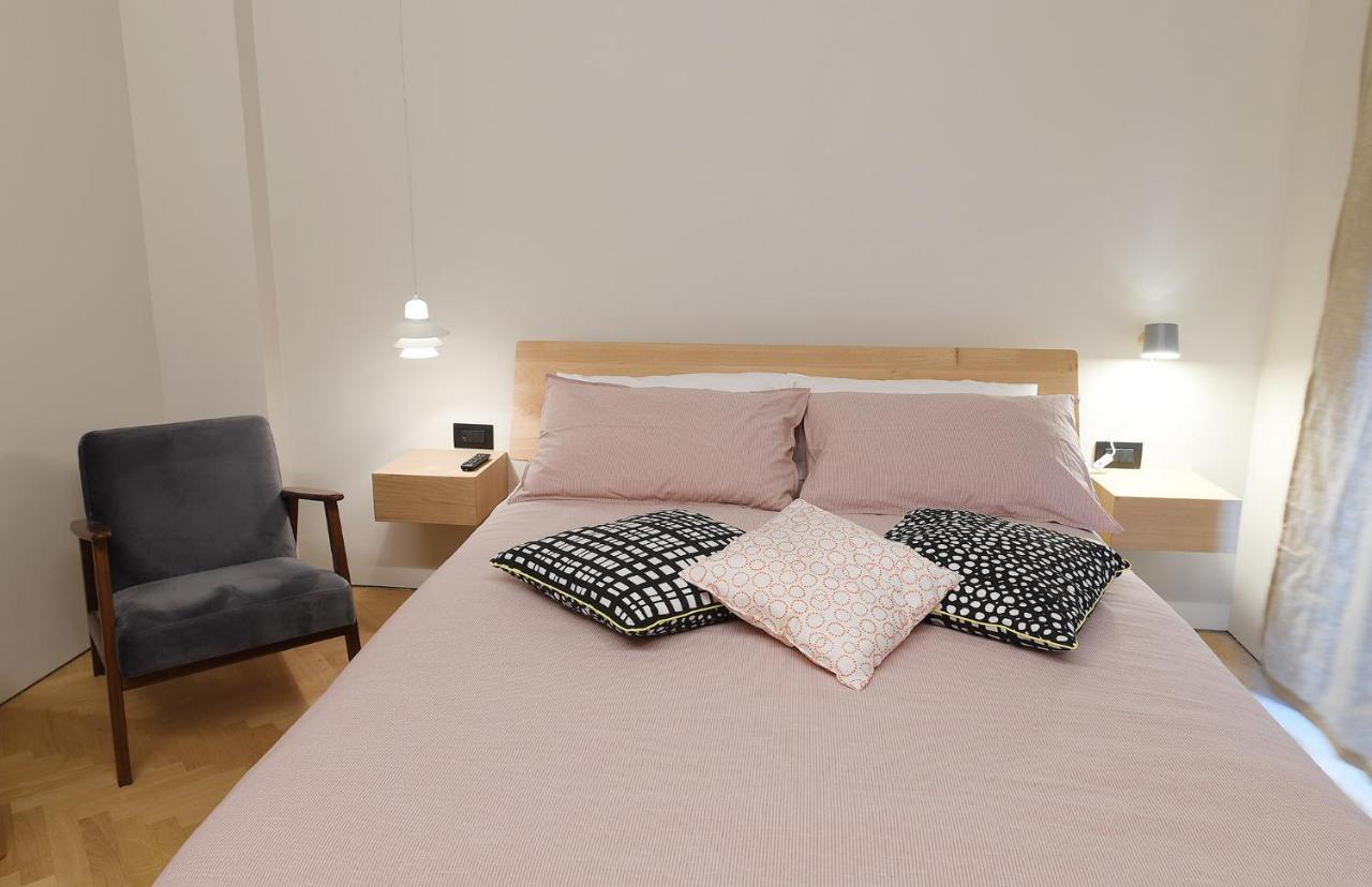 La Casa Sugli Archi Bed & Breakfast Salerno Bagian luar foto
