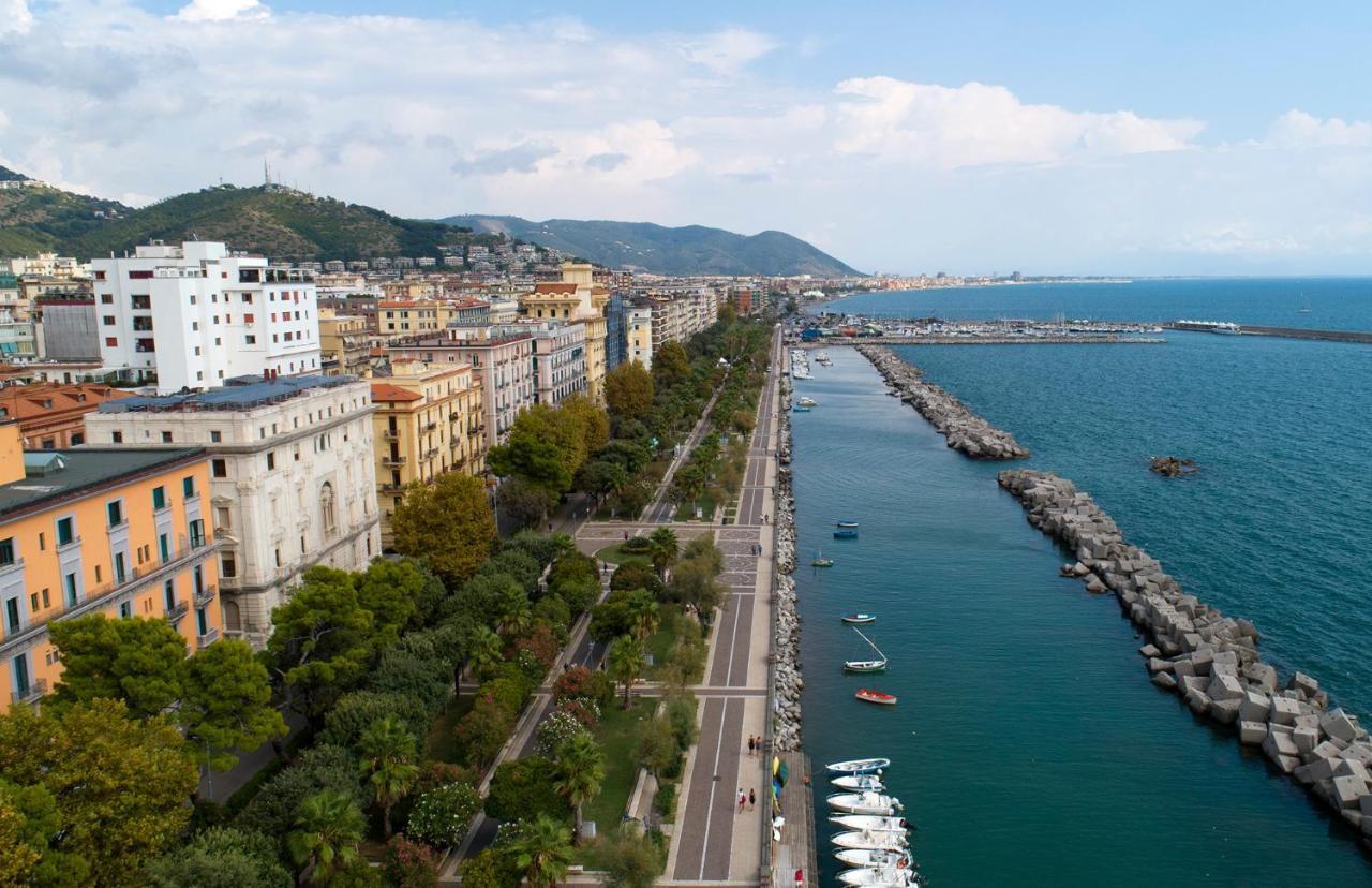 La Casa Sugli Archi Bed & Breakfast Salerno Bagian luar foto